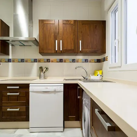 Bonito En Planta Primera Apartamento *